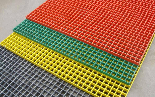 Fiberglass molded grating