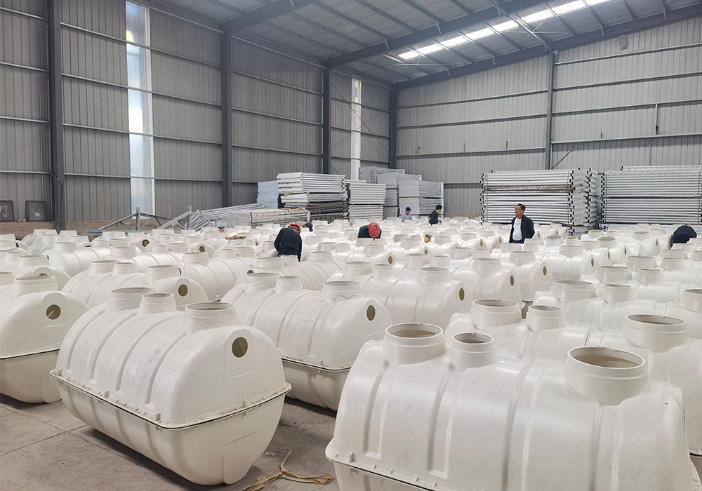 WHAT IS FIBERGLASS MOLDED SEPTIC TANKS