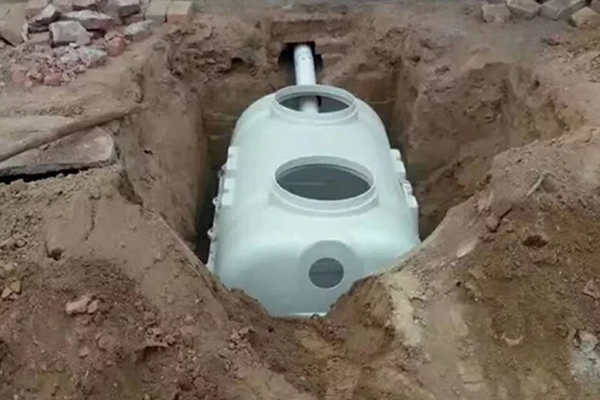 Fiberglass Molded Septic Tanks